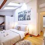 Charming Loft In Prime Location *