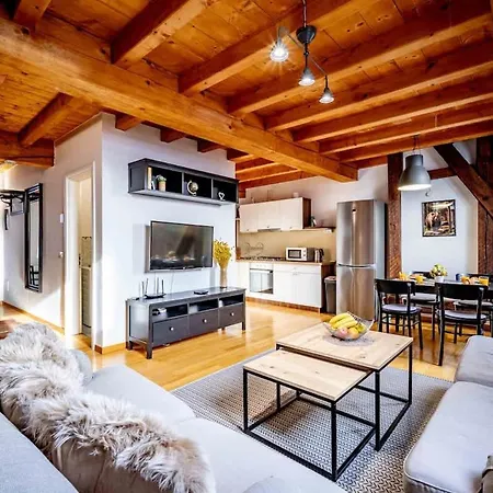 Charming Loft In Prime Location דירה *