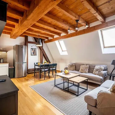 Charming Loft In Prime Location דירה